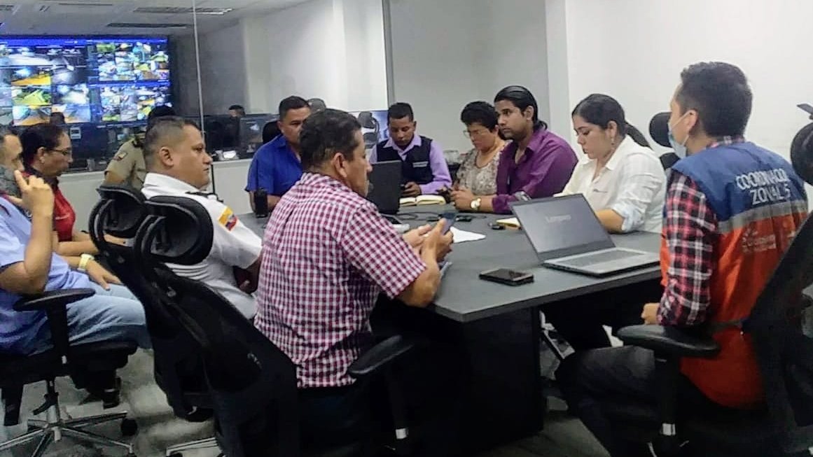 Secretaría de Gestión de Riesgos asiste al COE cantonal tras sismo de magnitud 6.1
