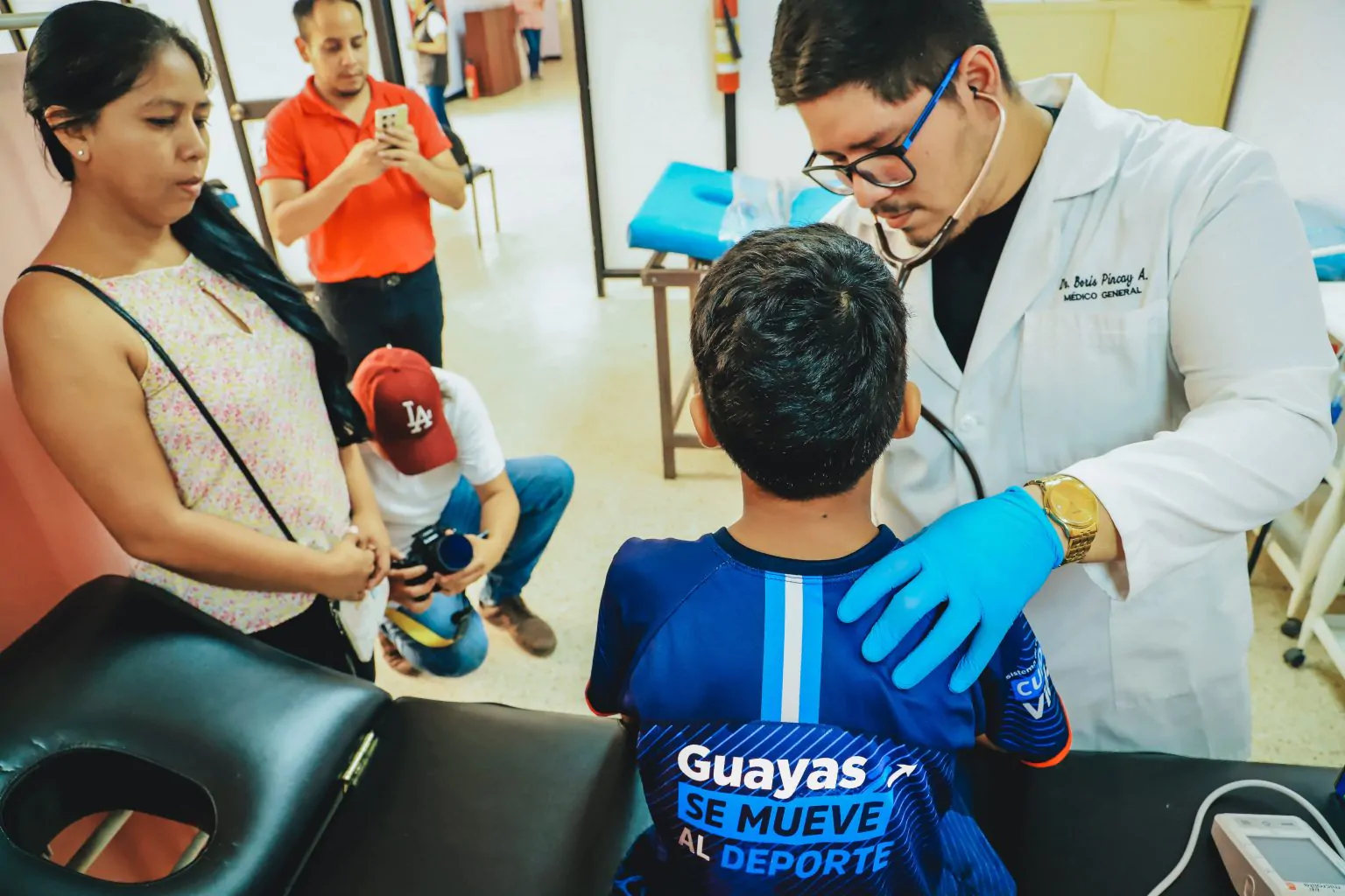 Cruz Roja realizará exámenes médicos gratuitos a inscritos en Escuelas de Fútbol del Guayas